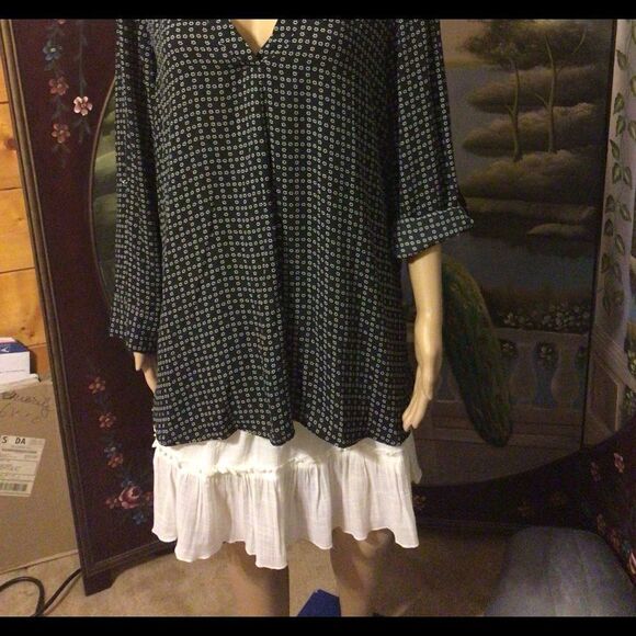 H&M Black with Tiny White Flowers Tunic Top L - Picture 1 of 7